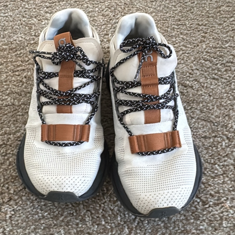 On cloud Nova size 5.5 women’s